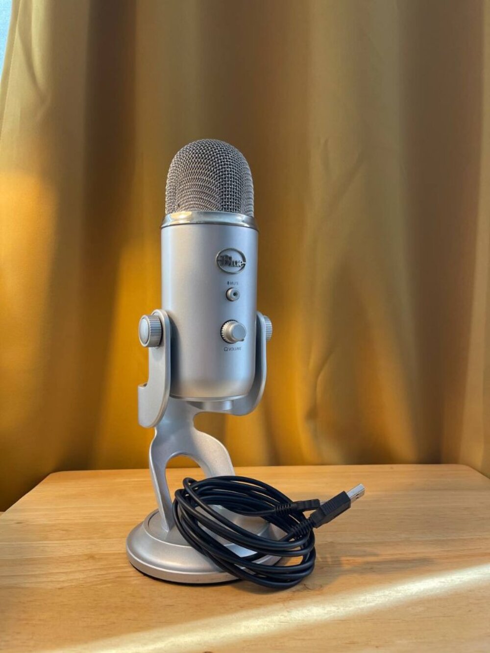 Blue Yeti USB Microphone (Silver)